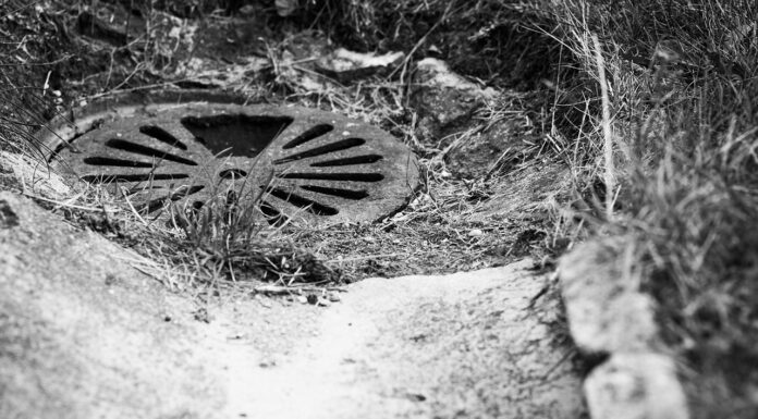 Нужно ли разрешение на установку очистных сооружений для бытовых сточных вод? Узнайте обо всех юридических аспектах, связанных с установкой!