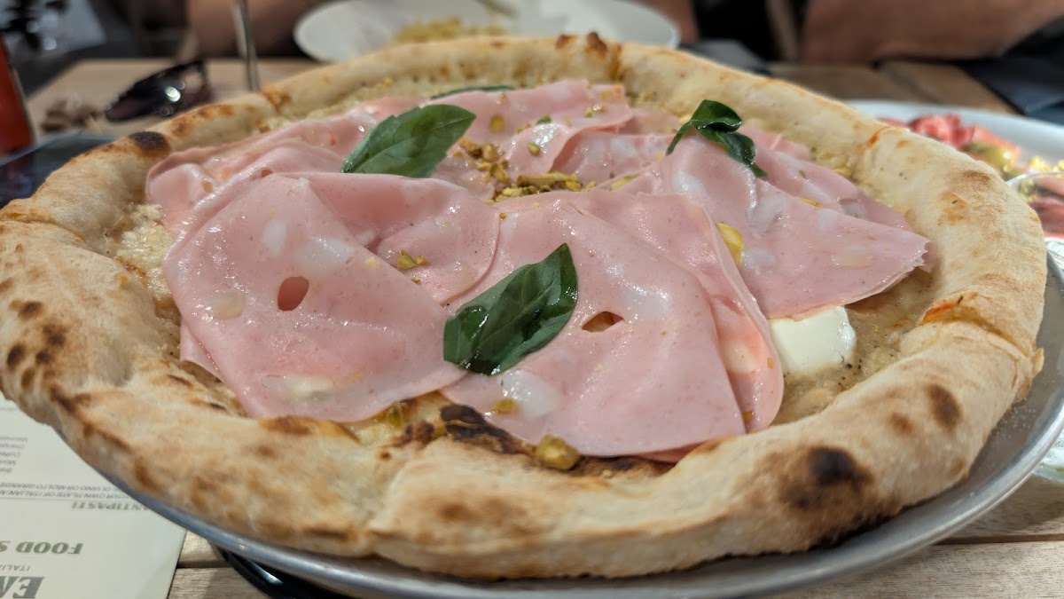 Emily. Italian Stories. Restaurant — Restaurant