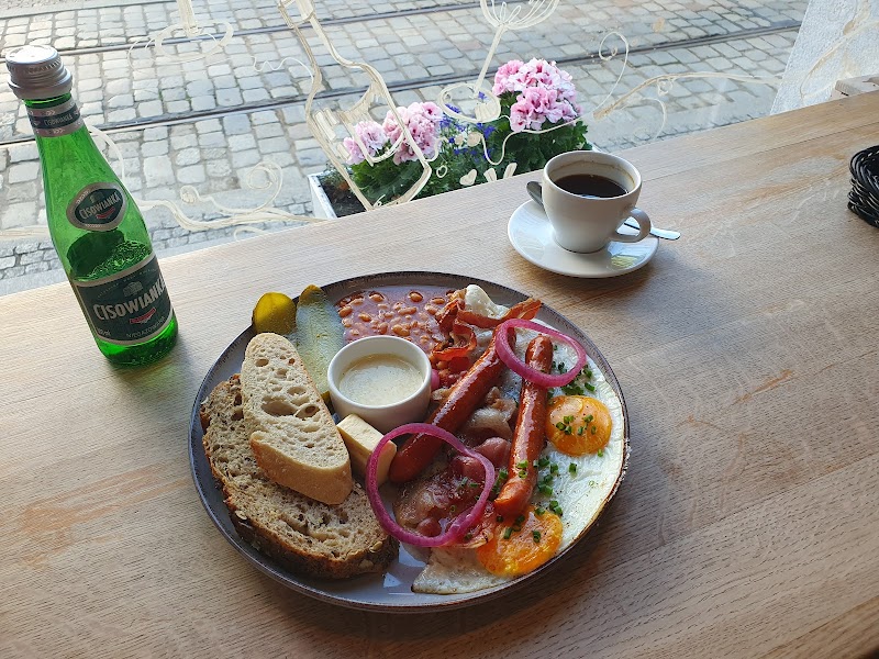 Giselle Cafe Bistro